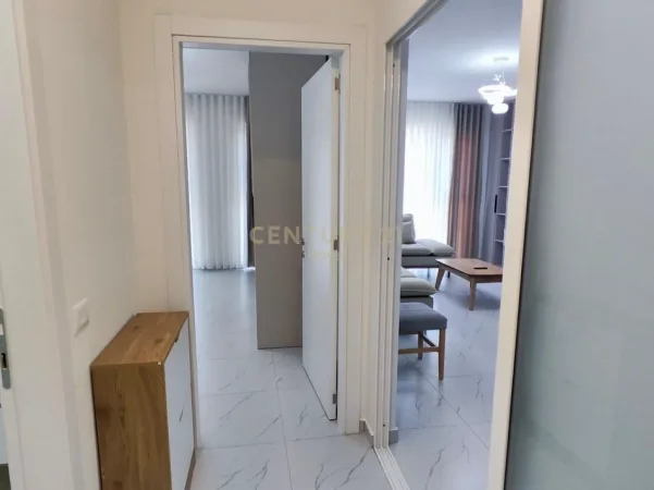 Tirane, jepet me qera apartament 2+1 Kati 4, 96 m² 700 € (astiri tek molla)