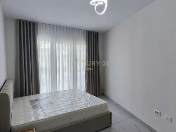 Tirane, jepet me qera apartament 2+1 Kati 4, 96 m² 700 € (astiri tek molla)