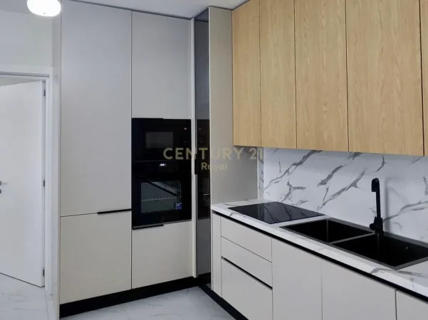 Tirane, jepet me qera apartament 2+1 Kati 4, 96 m² 700 € (astiri tek molla)