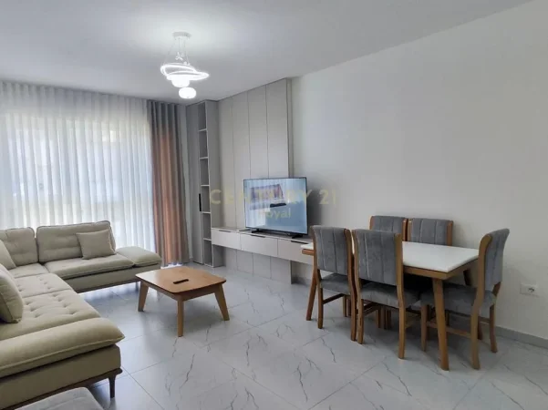Tirane, jepet me qera apartament 2+1 Kati 4, 96 m² 700 € (astiri tek molla)