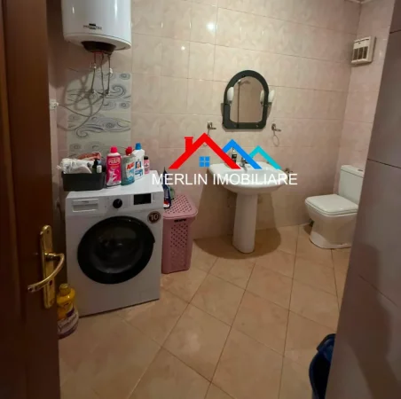 Tirane, jepet me qera apartament 2+1+Ballkon Kati 3, 90 m² 530 € (RRUGA E ELBASANIT)