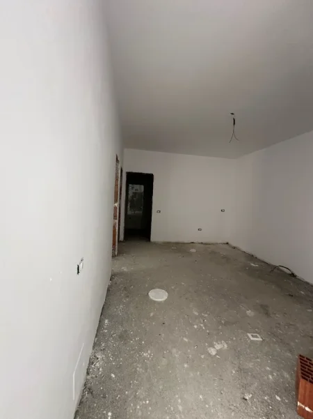 SHITET APARTAMENT 2+1+2  PRANE XIBRAKUT    219.000 €