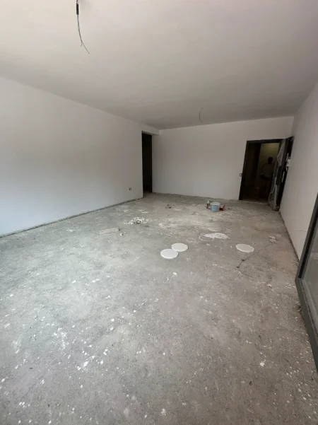 SHITET APARTAMENT 2+1+2  PRANE XIBRAKUT    219.000 €