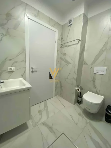 Tirane, jepet me qera apartament 2+1+Ballkon Kati 1, 90 m² 720 € (5 MAJI)