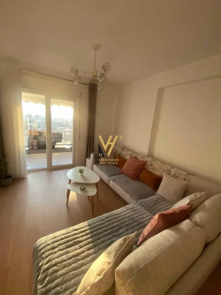 Tirane, jepet me qera apartament 2+1+Ballkon Kati 1, 90 m² 720 € (5 MAJI)