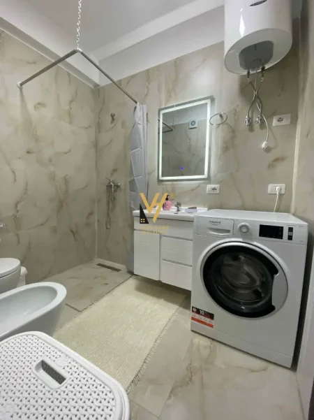 Tirane, jepet me qera apartament 2+1+Ballkon Kati 1, 90 m² 720 € (5 MAJI)