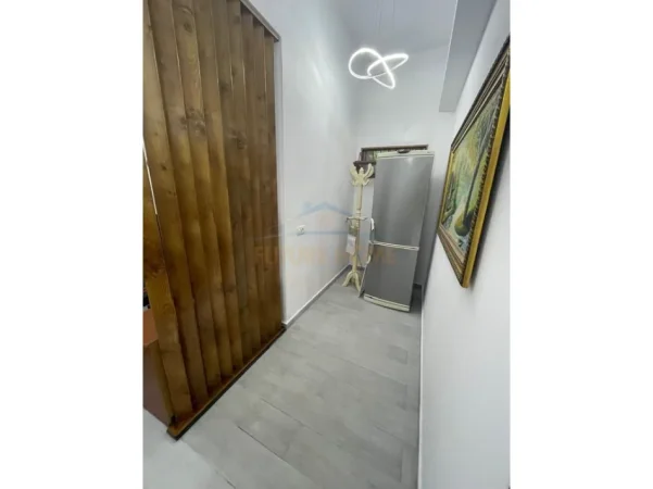 Tirane, jepet me qera garsoniere Kati 0, 15 m² 400 € (21 DHJETORI , RRUGA FROSINE PLAKU)