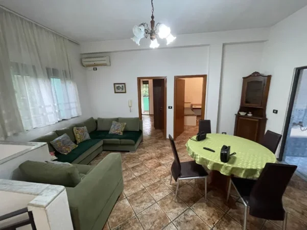 Tirane, jepet me qera apartament 2+1+Aneks+Ballkon Kati 1, 100 m² 550 € (rruga e durresit)
