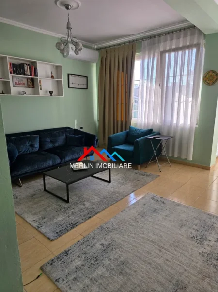 Tirane, jepet me qera apartament 2+1+Ballkon Kati 2, 100 m² 638 € (RRUGA PETRO NINI LUARASI,SHKOLLA E BALETIT)