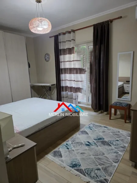Tirane, jepet me qera apartament 2+1+Ballkon Kati 2, 100 m² 638 € (RRUGA PETRO NINI LUARASI,SHKOLLA E BALETIT)