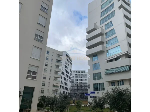 Tirane, shitet dyqan Kati 0, 61 m² 282.000 € (21 DHJETORI , KOMPLEKSI MAGNET)