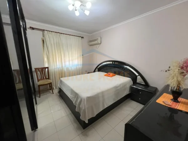 Tirane, jepet me qera apartament 2+1 Kati 3, 80 m² 600 € (RRUGA E DURRESIT)