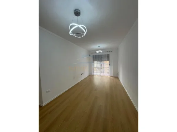 Tirane, shes apartament 2+1+Ballkon Kati 1, 78 m² 130.000 € 