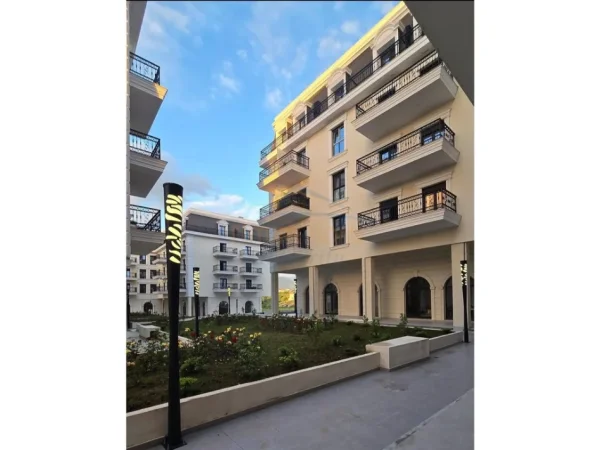 Tirane, shes apartament 1+1+Ballkon , 70 m² 135.000 € (SAUK)