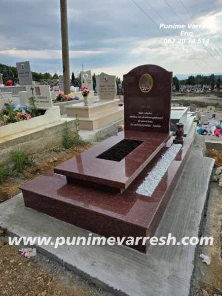 Tirane, ofroj Modele Varresh / Qivure Tufine - Varr Granit I Kuq