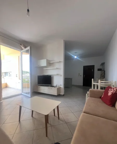 Tirane, jepet me qera apartament 2+1+Ballkon , 93 m² 400 € (Rruga e Qelqit)
