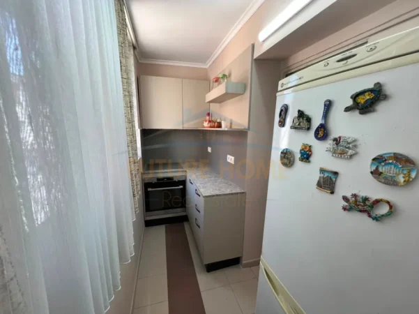 Tirane, jepet me qera apartament 2+1 Kati 3, 80 m² 600 € (Rruga e Durresit)