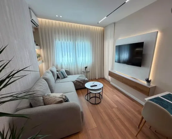Tirane, shitet apartament 1+1 Kati 4, 60 m² 163.000 € (PAZARI I RI)