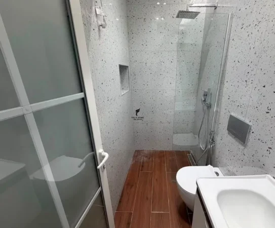 Tirane, shitet apartament 1+1 Kati 4, 60 m² 163.000 € (PAZARI I RI)