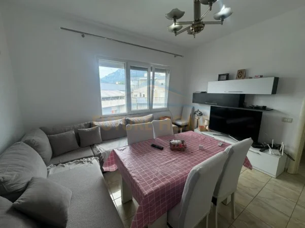 Tirane, jepet me qera apartament 1+1 Kati 6, 54 m² 370 € (Fresk)