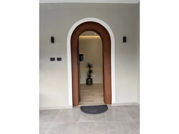 Tirane, shitet 4+1 Kati 4, 700 m² 2.000.000 € 