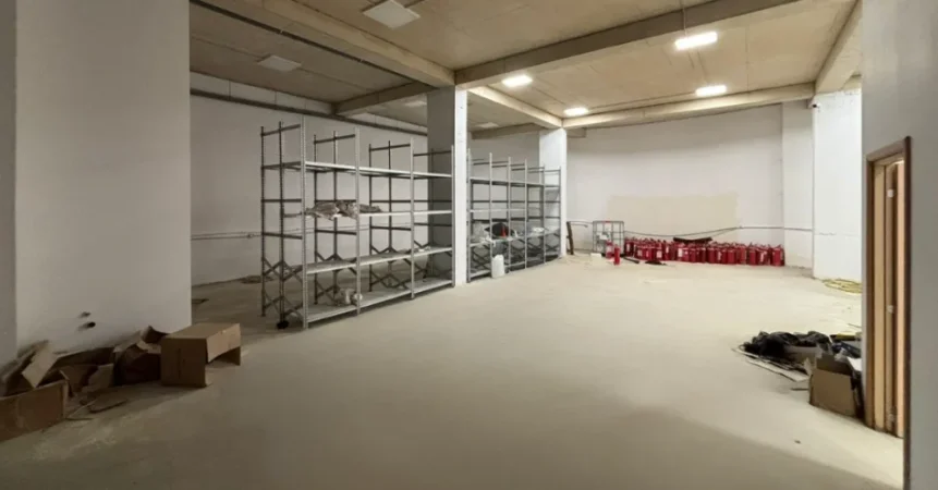 Tirane, jap me qera Jepen me qira Hapësira Shërbimi/ Magazinimi në Rezidencën Kodra e Diellit Jug