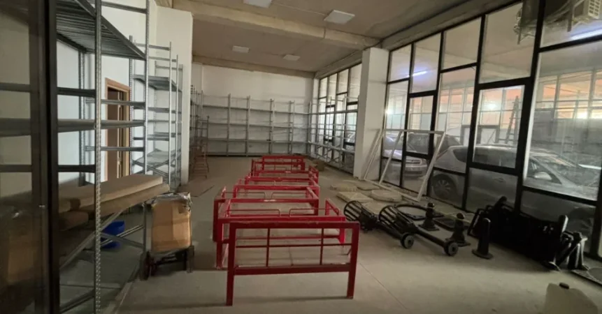 Tirane, jap me qera Jepen me qira Hapësira Shërbimi/ Magazinimi në Rezidencën Kodra e Diellit Jug