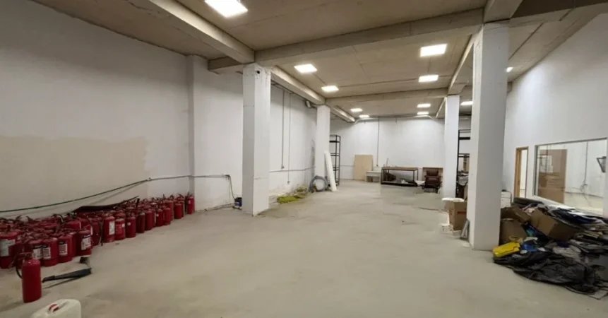 Tirane, jap me qera Jepen me qira Hapësira Shërbimi/ Magazinimi në Rezidencën Kodra e Diellit Jug
