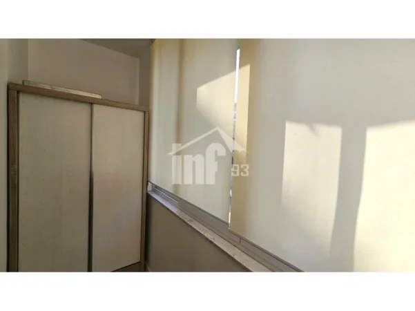Tirane, jepet me qera apartament 2+1 Kati 2, 80 m² 700 € (MBRAPA AMBASADËS AMERIKANE, RRUGA “BUDI”)