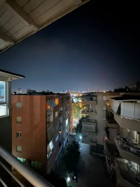 Tirane, jepet me qera apartament 3+1+Ballkon Kati 3, 120 m² 1.400 € 