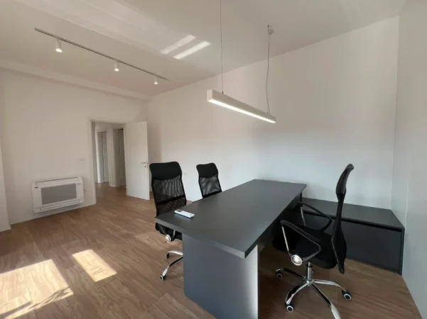 Tirane, jepet me qera dyqan Kati 13, 1.300 € (rruga e kavajes , 21 dhjetori)