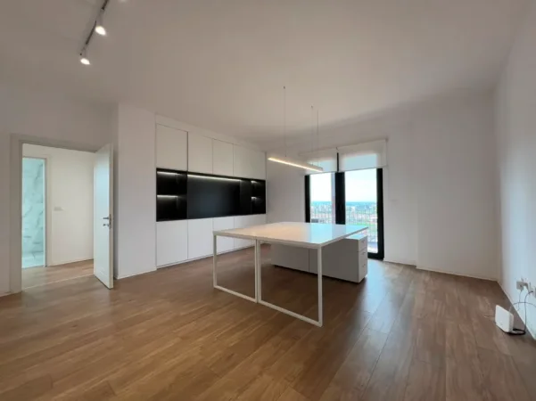 Tirane, jepet me qera zyre Kati 13, 1.300 € (rruga e kavajes , 21 dhjetori)