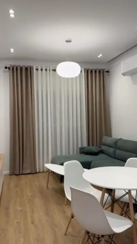 Tirane, jepet me qera apartament 1+1 Kati 4, 50 m² 500 € (Kompleksi Kadiu)