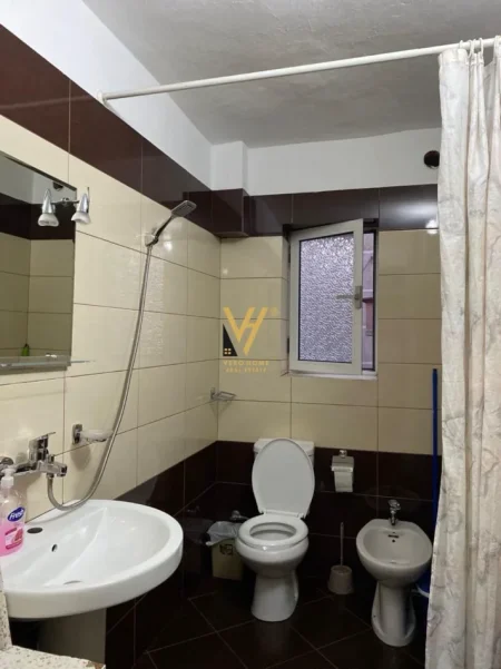 Tirane, jepet me qera apartament 2+1+Ballkon Kati 3, 87 m² 620 € (RRUGA E ELBASANIT)