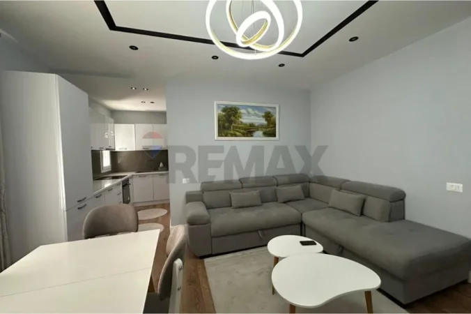 Tirane, jepet me qera apartament 2+1 Kati 2, 85 m² 730 € (Rruga Ndre Mjeda)
