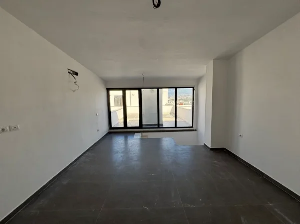 Tirane, jepet me qera apartament duplex Dublex Kati 0, 108 m² (Kodra e Diellit 2)