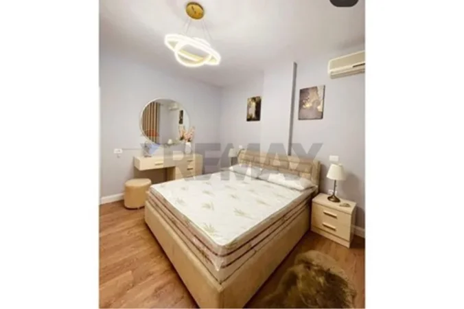 Tirane, jepet me qera apartament 2+1 Kati 2, 95 m² 730 € (Rruga Frosina Plaku)