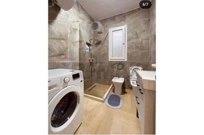 Tirane, jepet me qera apartament 2+1 Kati 2, 95 m² 730 € (Rruga Frosina Plaku)