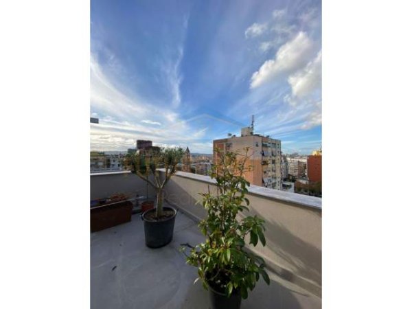 Tirane, jepet me qera apartament 2+1 Kati 10, 110 m² 2.000 Euro (Rruga e Kavajes)