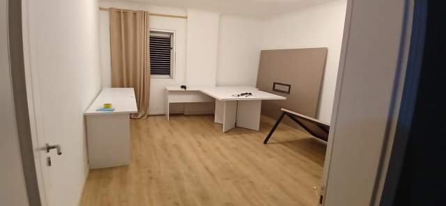 Tirane, jepet me qera zyre Kati 6, 137 m² 800 Euro (Myslym Shyri)