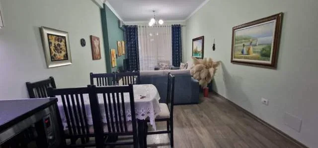 Tirane, jepet me qera apartament 2+1+2 Kati 5, 110 m² 450 Euro (Astir)