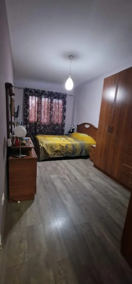Tirane, jepet me qera apartament 2+1+2 Kati 5, 110 m² 450 Euro (Astir)