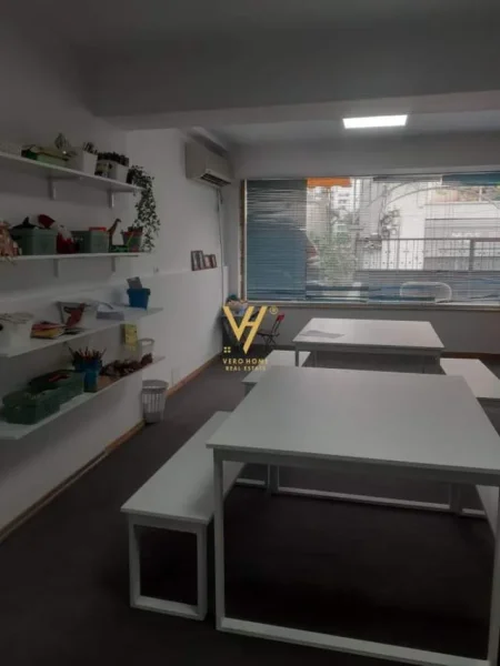 Tirane, jepet me qera zyre Kati 0, 120 m² 70.000 Leke (KODRA E DIELLIT)