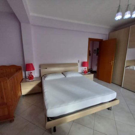 Tirane, jepet me qera apartament 2+1+BLK Kati 6, 110 m² 550 Euro