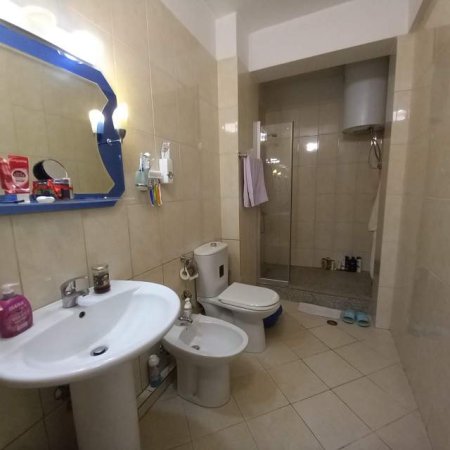 Tirane, jepet me qera apartament 2+1+BLK Kati 6, 110 m² 550 Euro