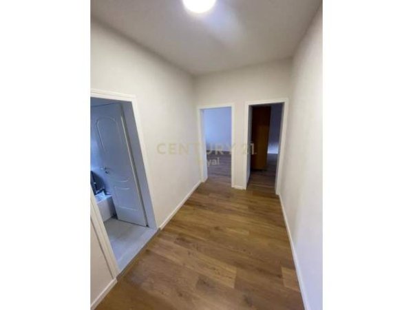 Tirane, jepet me qera apartament 56 m² 550 Euro (liceu)