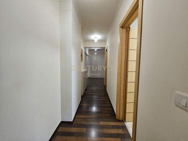 Tirane, jepet me qera apartament 300 m² 1.700 Euro (stadiumi qemal stafa)