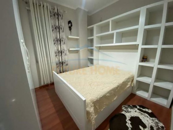 Tirane, jepet me qera apartament 2+1 Kati 9, 75 m² 700 Euro (Mozaiku)