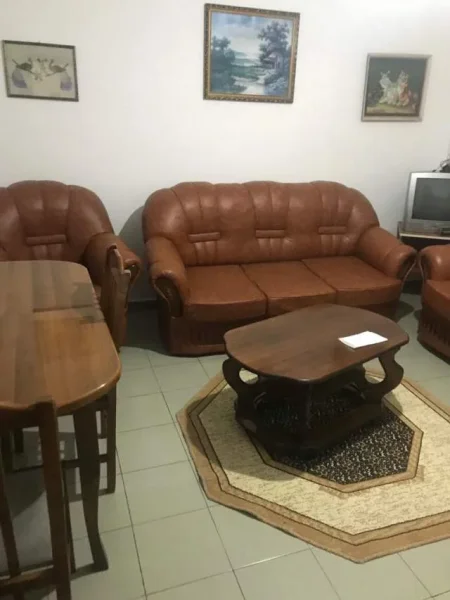 Tirane, jepet me qera apartament 1+1 Kati 1, 70 m² 35.000 Leke (Don Bosko)