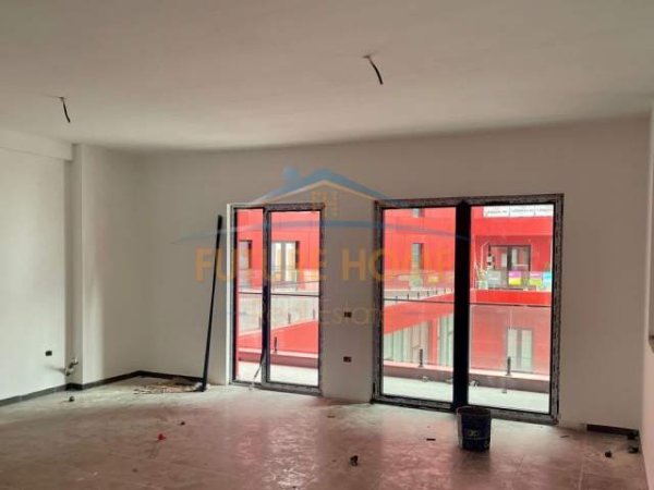 Tirane, jepet me qera apartament Kati 2, 198 m² 2.100 Euro (Farmacia 10. Bardhok Biba. Kompleksi Arlis)